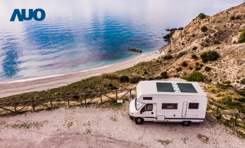 「可撓輕量化太陽光電板SunCurva」使用輕量特殊耐候型複合板取代傳統太陽能板的玻璃前板，不僅降低70%重量，每米平方僅3Kg；具有抗衝擊性能及通過電磁相容性測試，可應用於交通運輸工具，如露營車、遊艇等